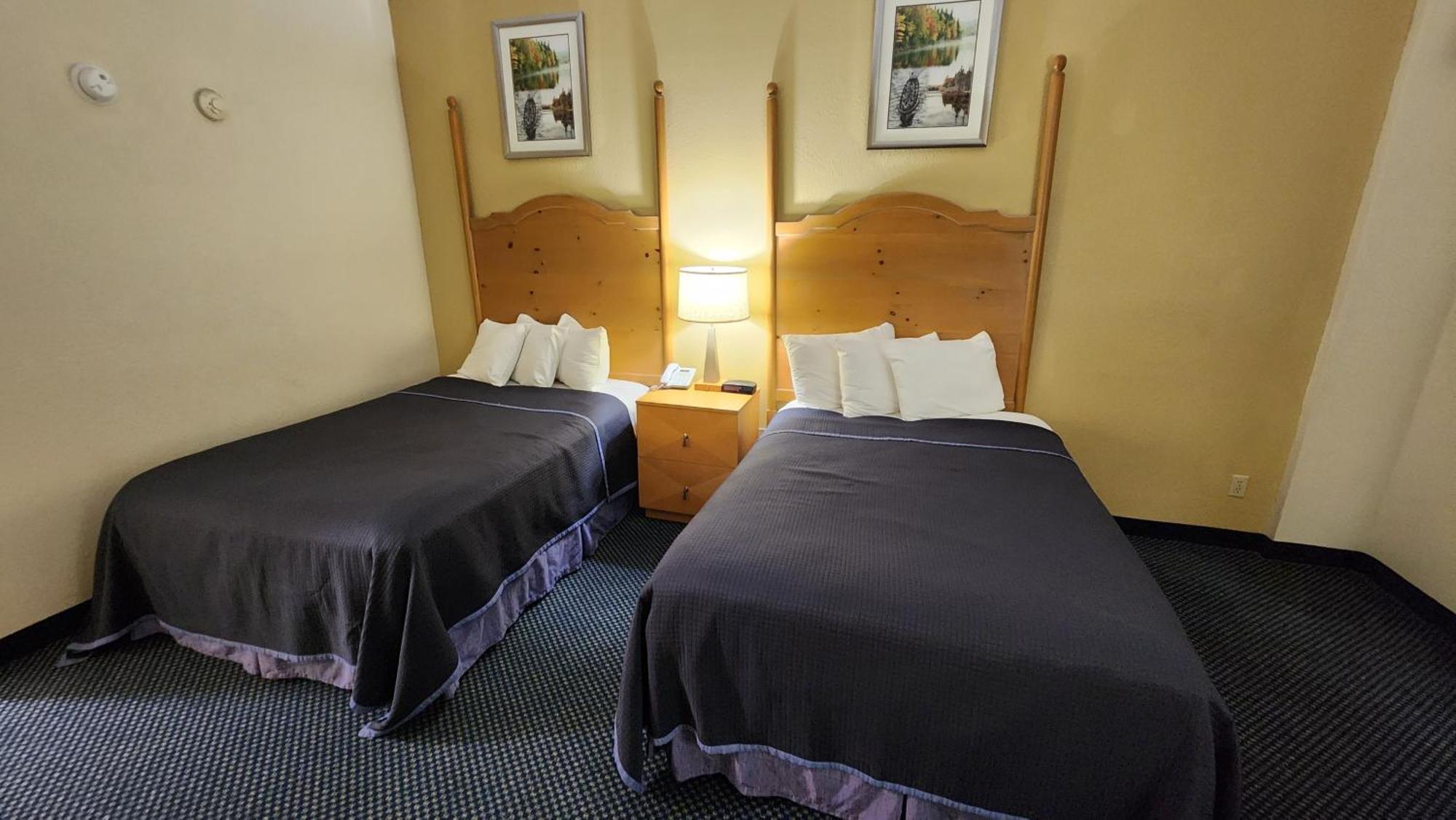 Katahdin Inn & Suites Millinocket Экстерьер фото