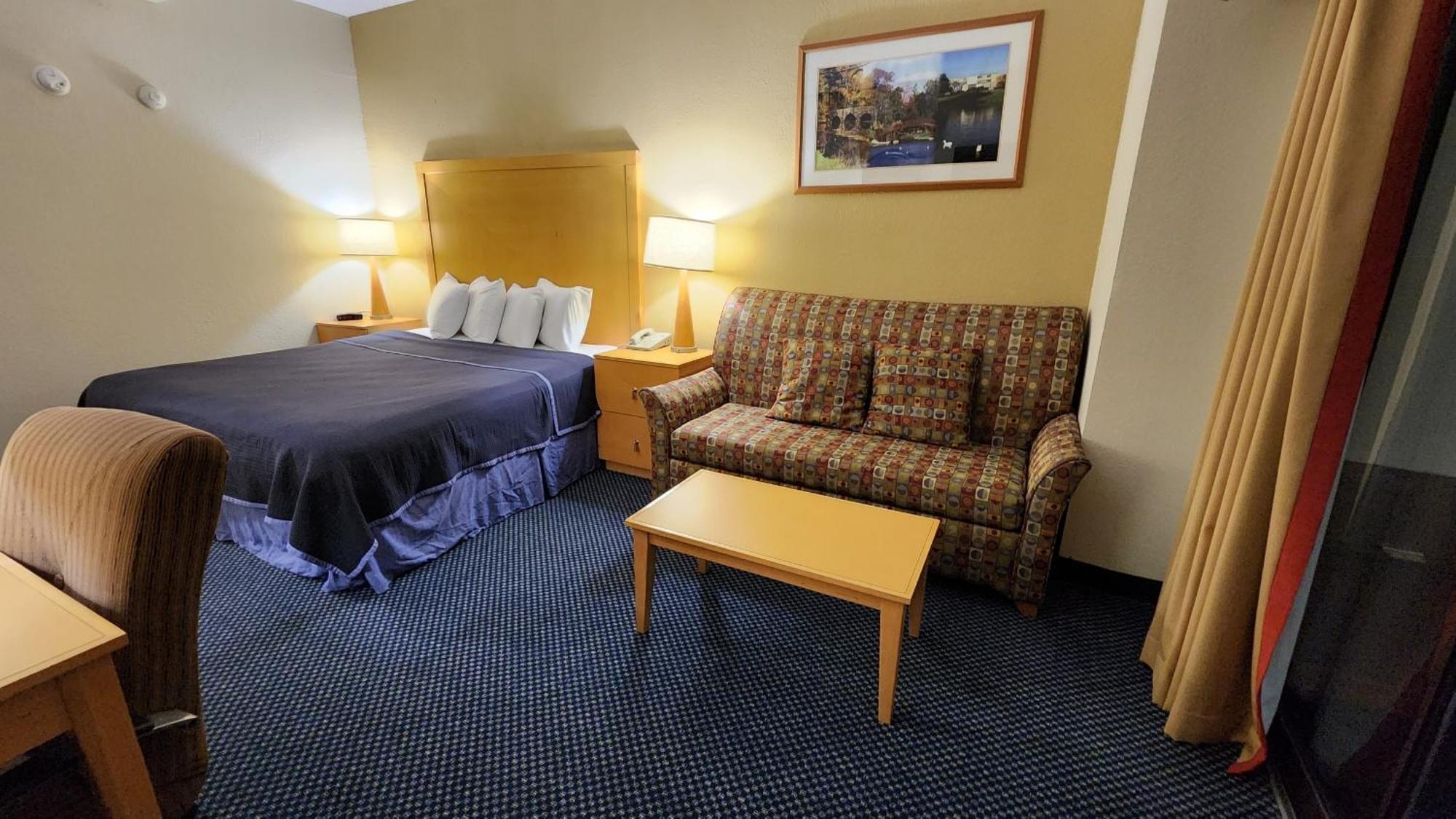 Katahdin Inn & Suites Millinocket Экстерьер фото