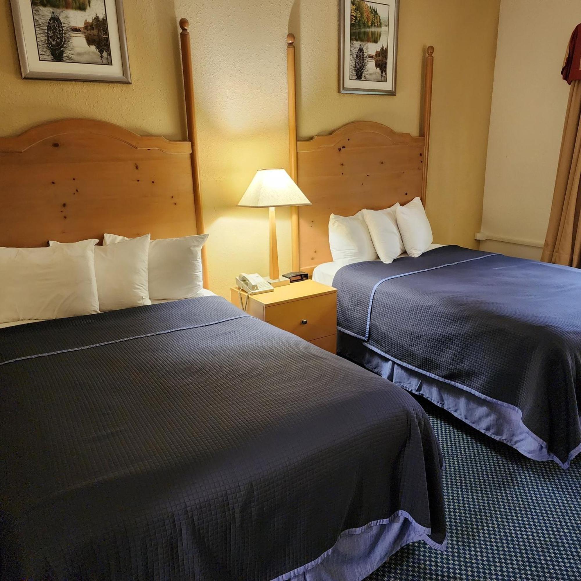 Katahdin Inn & Suites Millinocket Экстерьер фото