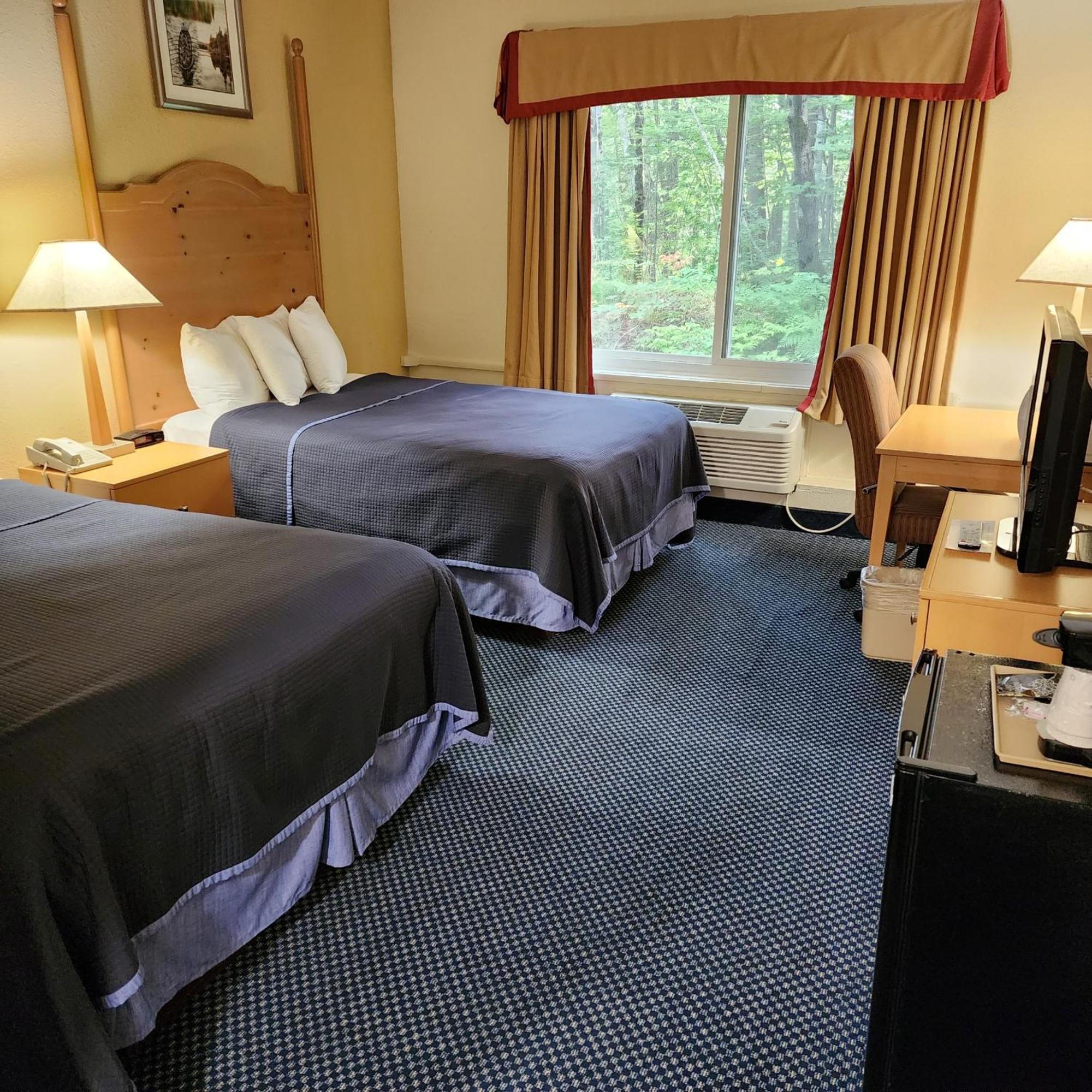Katahdin Inn & Suites Millinocket Экстерьер фото