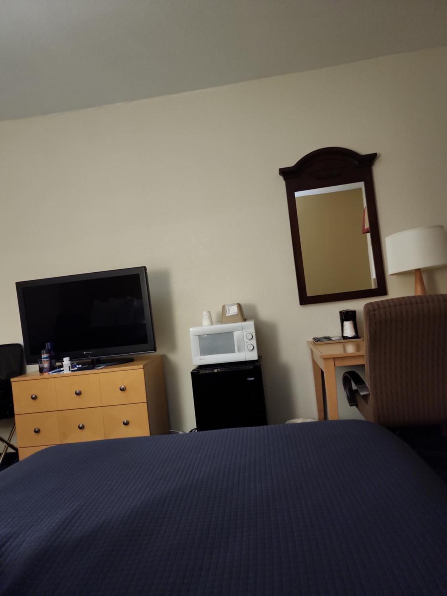 Katahdin Inn & Suites Millinocket Экстерьер фото